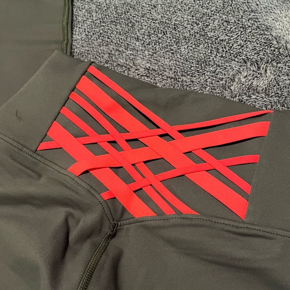 Fabletics Boost 7/8 Legging - Picture 4 of 6